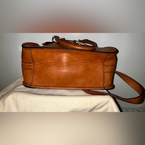 London Fog Tan Leather Tote with Gold Accents and crossbody strap. - Picture 6 of 10